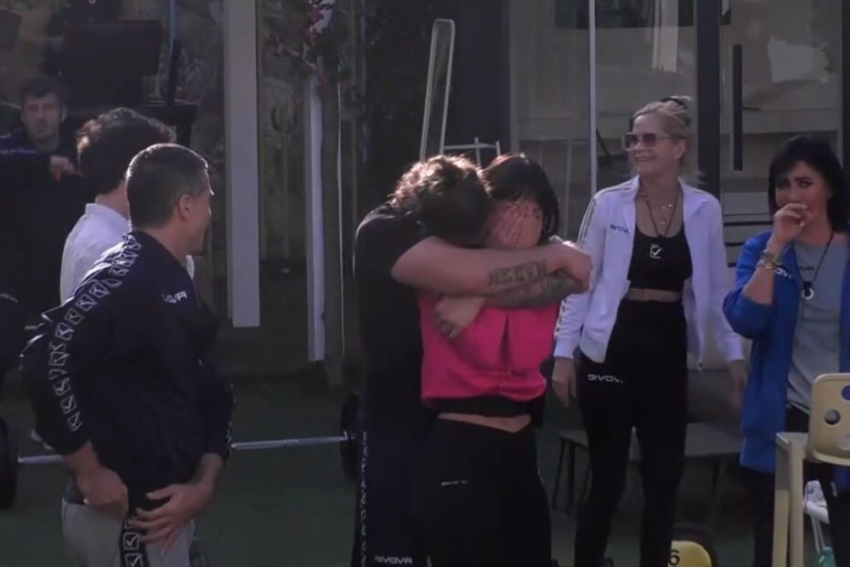 Grande Fratello Letizia Lacrime Paolo
