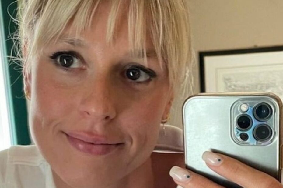 Federica Pellegrini mostra la cameretta della figlia
