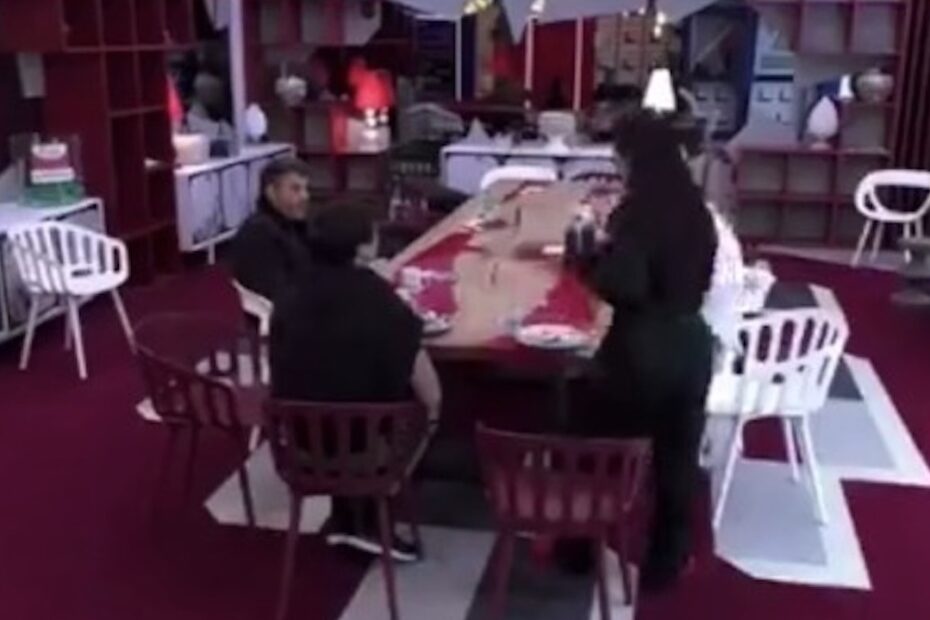 Grande Fratello, Mirko si siede accanto a Perla e lei va via