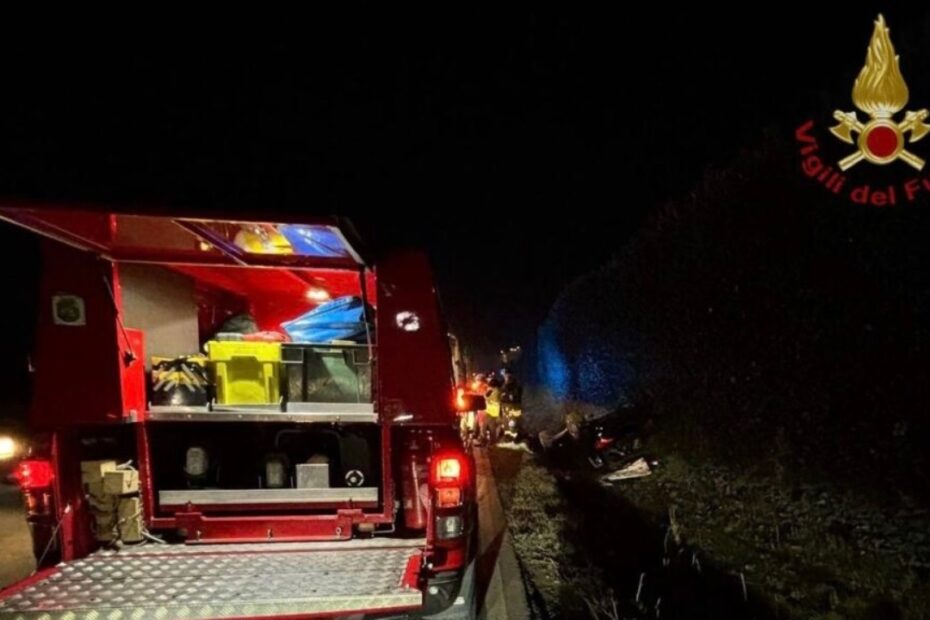 incidente auto ribalta morta 18enne