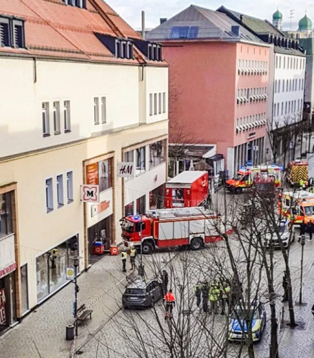 Germania camion sui pedoni a Passau un morto e sei feriti