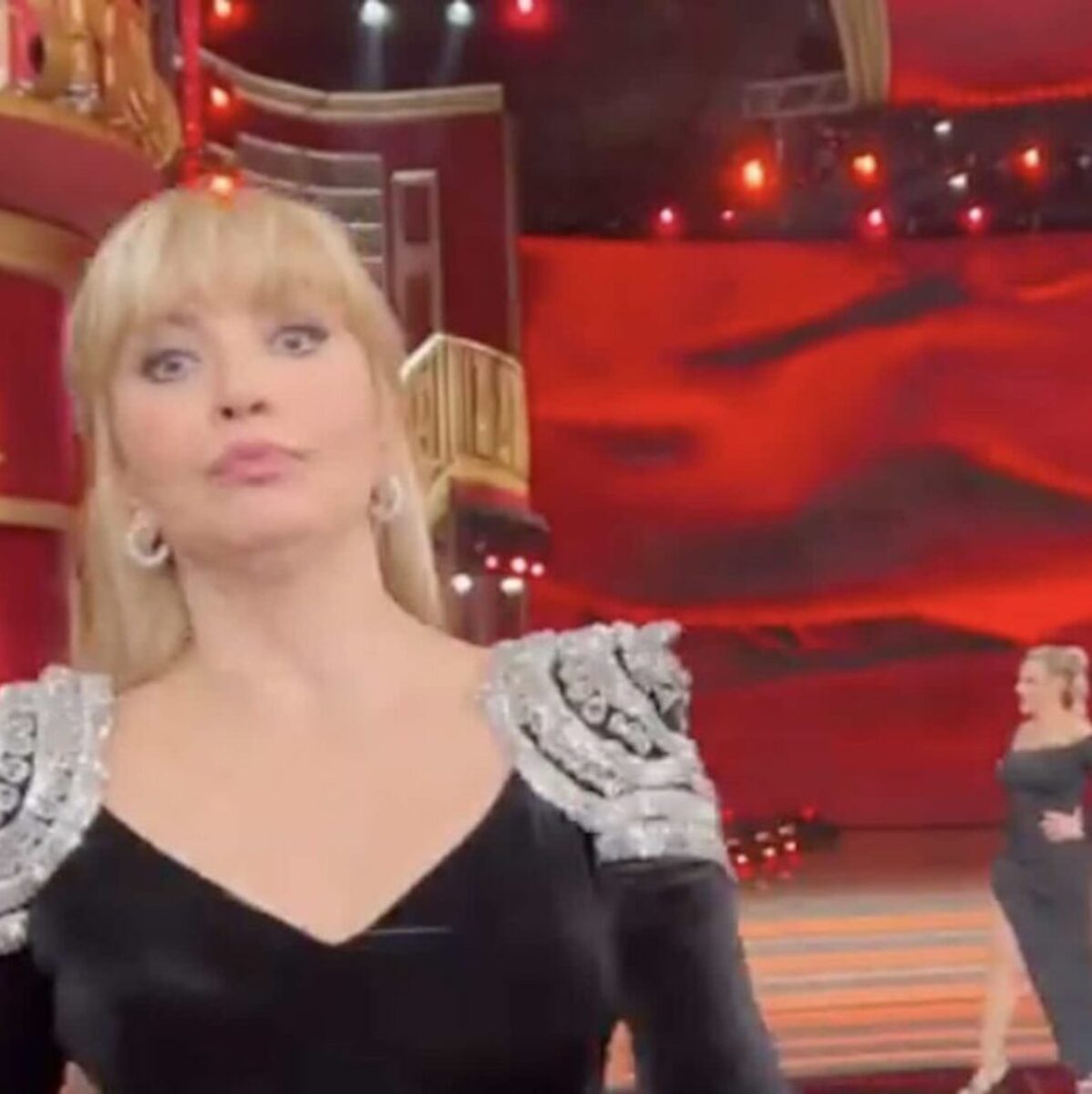 “È diventato tutto nero”. Attimi di tensione a Ballando con le Stelle