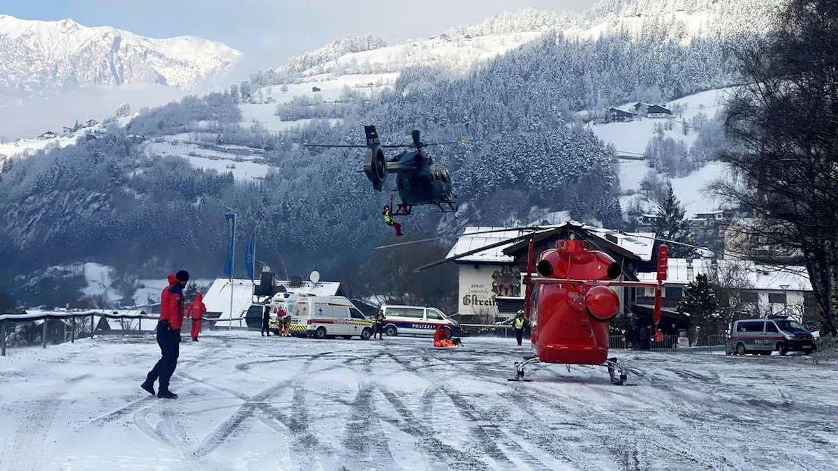 Cabina di una funivia precipita nel vuoto: quattro feriti gravi