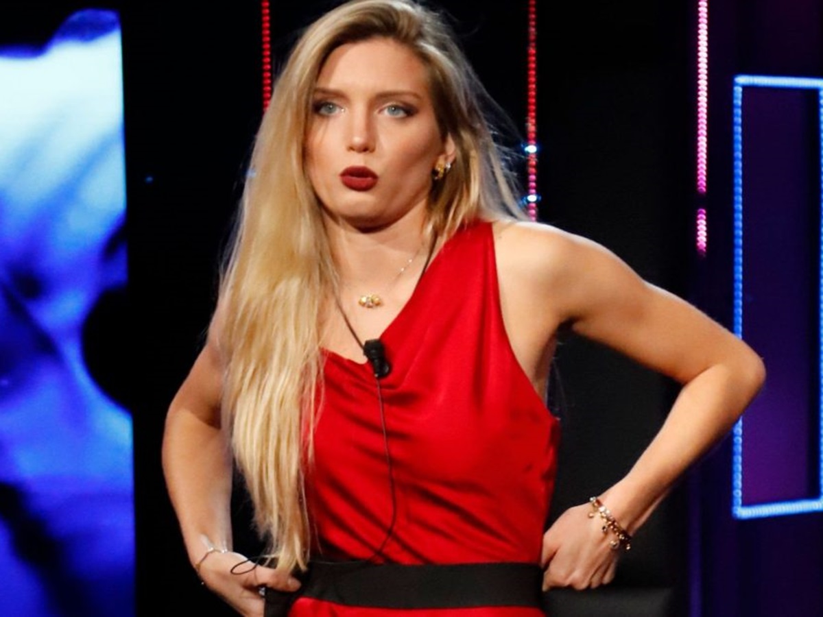 Pubblico del GF contro Anita