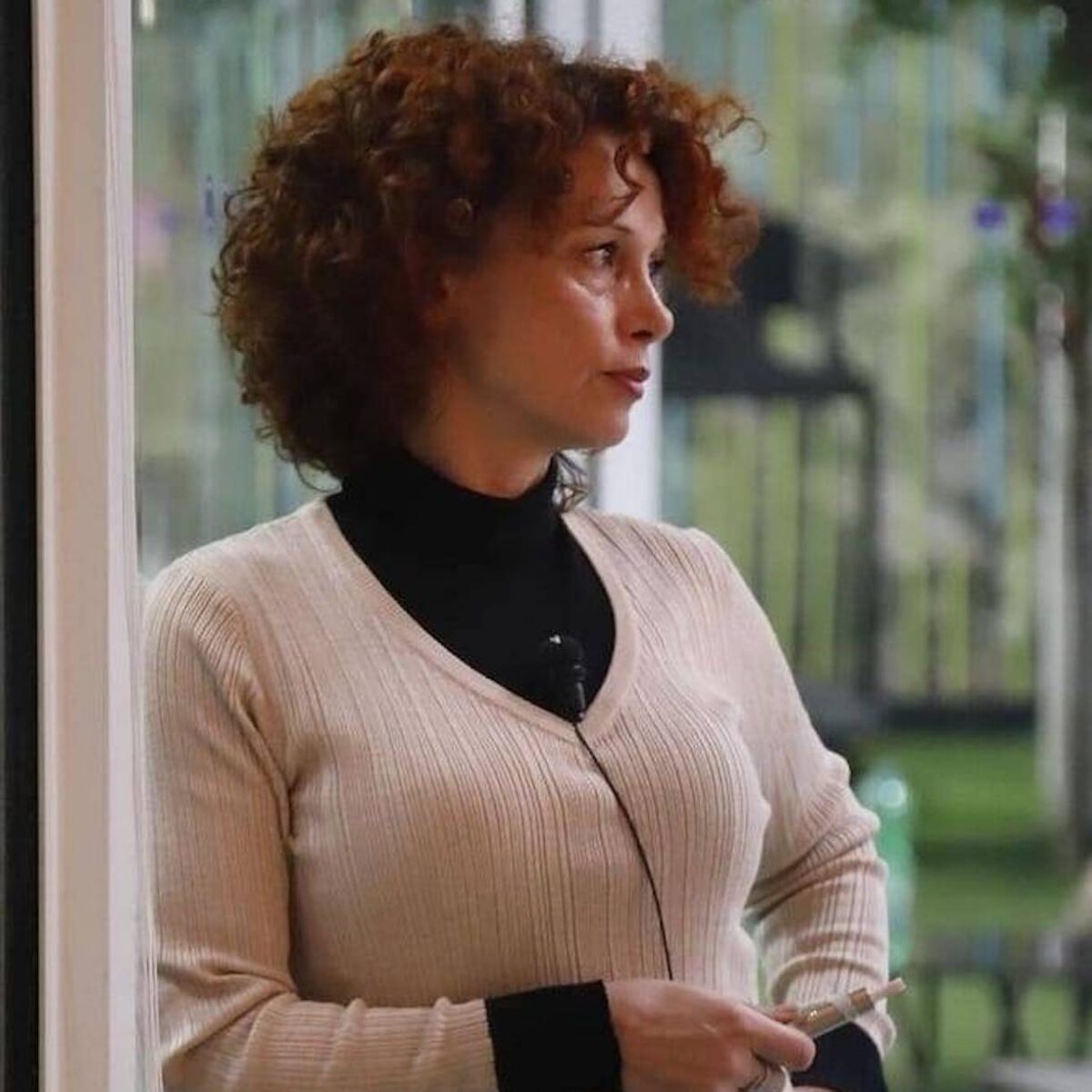 Lutto per Beatrice Luzzi: l’attrice abbandona il Grande Fratello