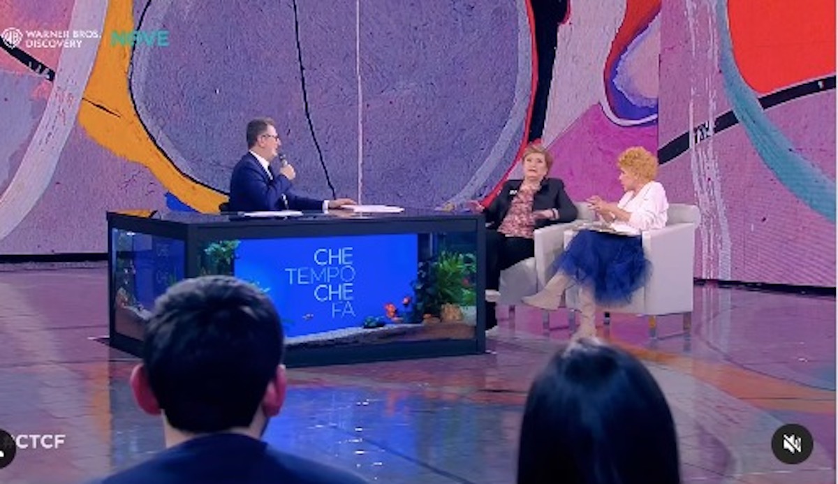 Che tempo che fa, Ornella Vanoni e Mara Maionchi parlano di pipì