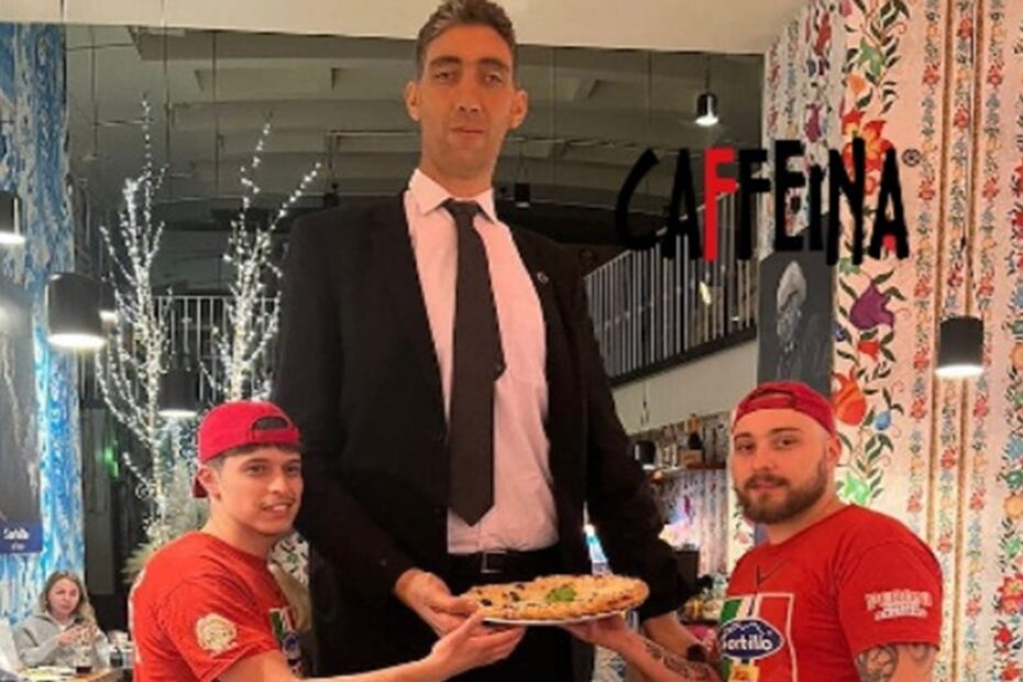 uomo più alto del mondo