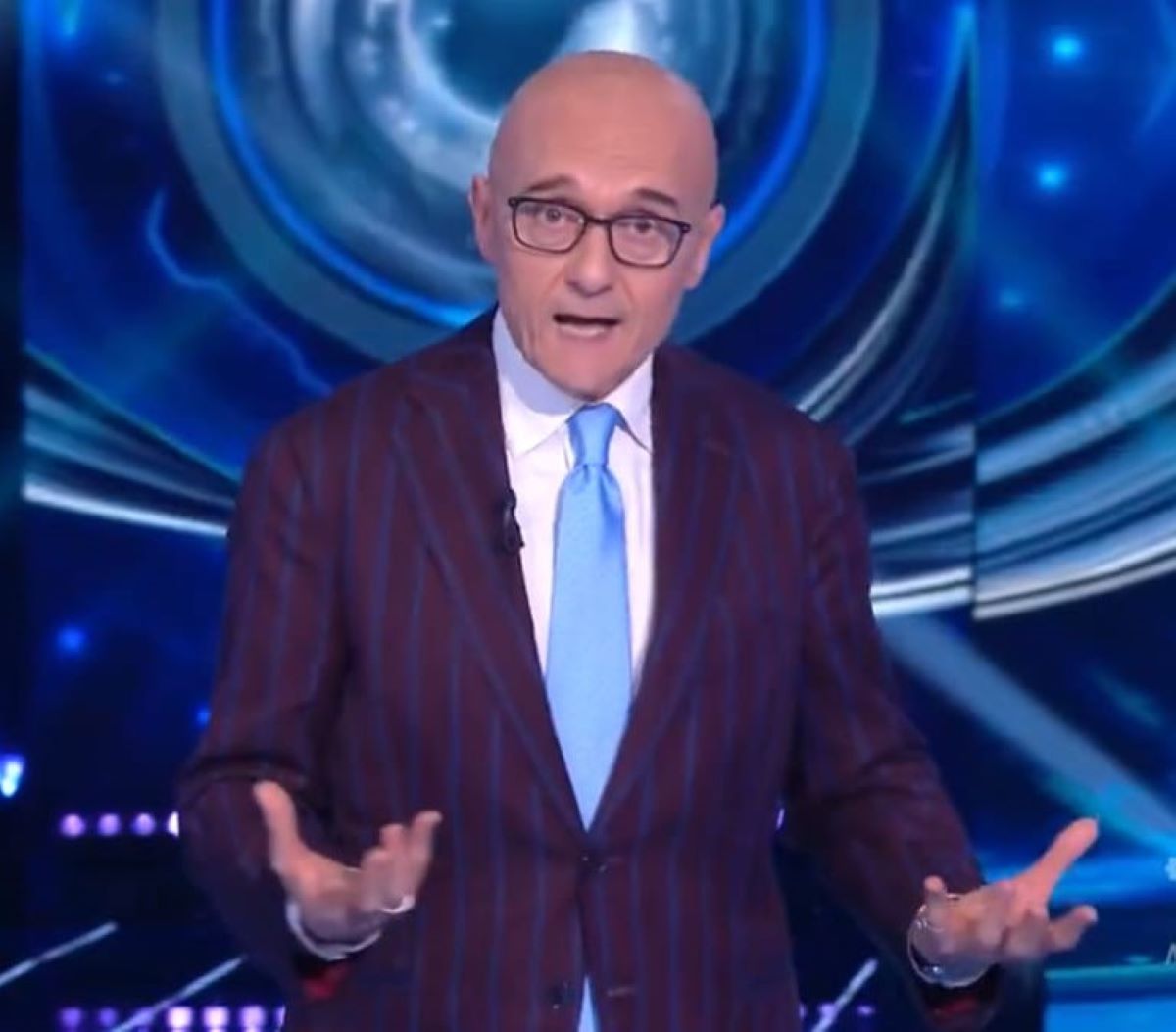Grande Fratello Alfonso Signorini Decisione Mediaset