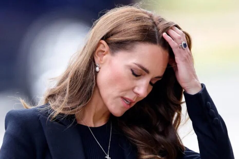 Kate Middleton Salute