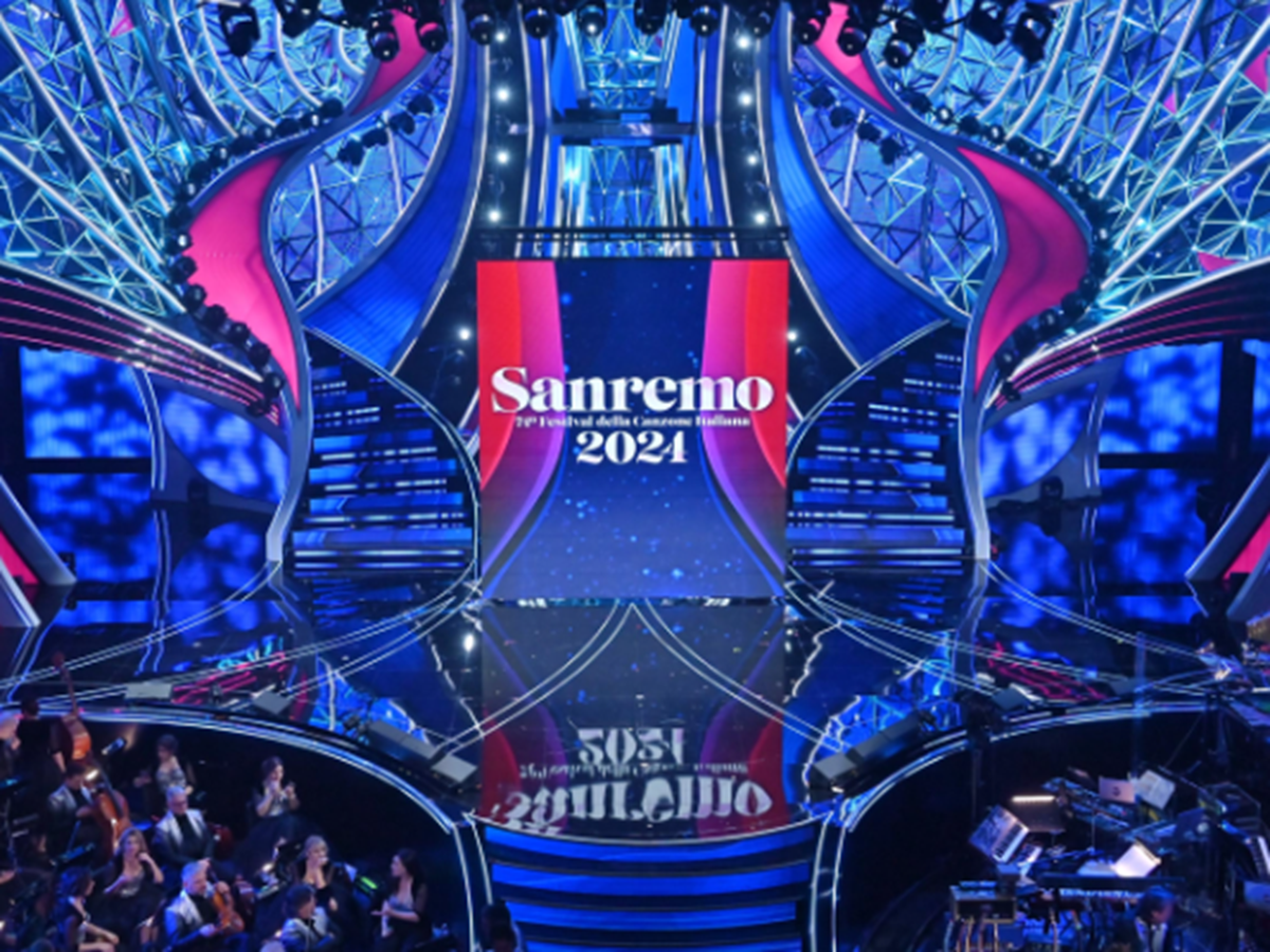 Guai in vista dopo l'ospitata di John Travolta a Sanremo 2024