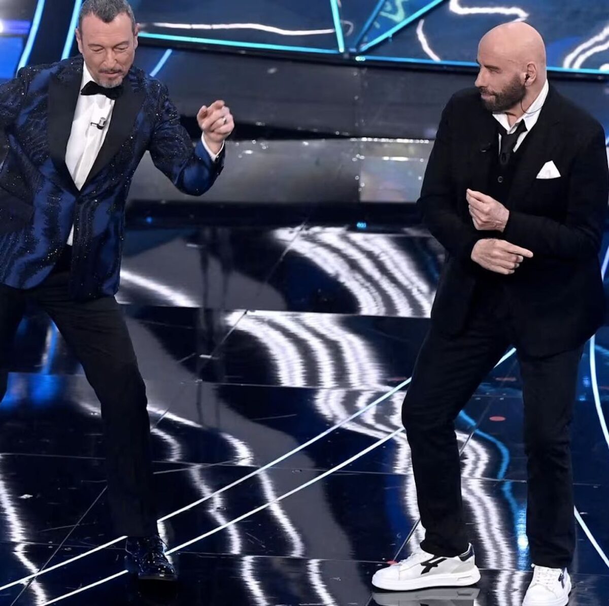 “Ecco perché John Travolta è andato a Sanremo!”. L’accusa choc