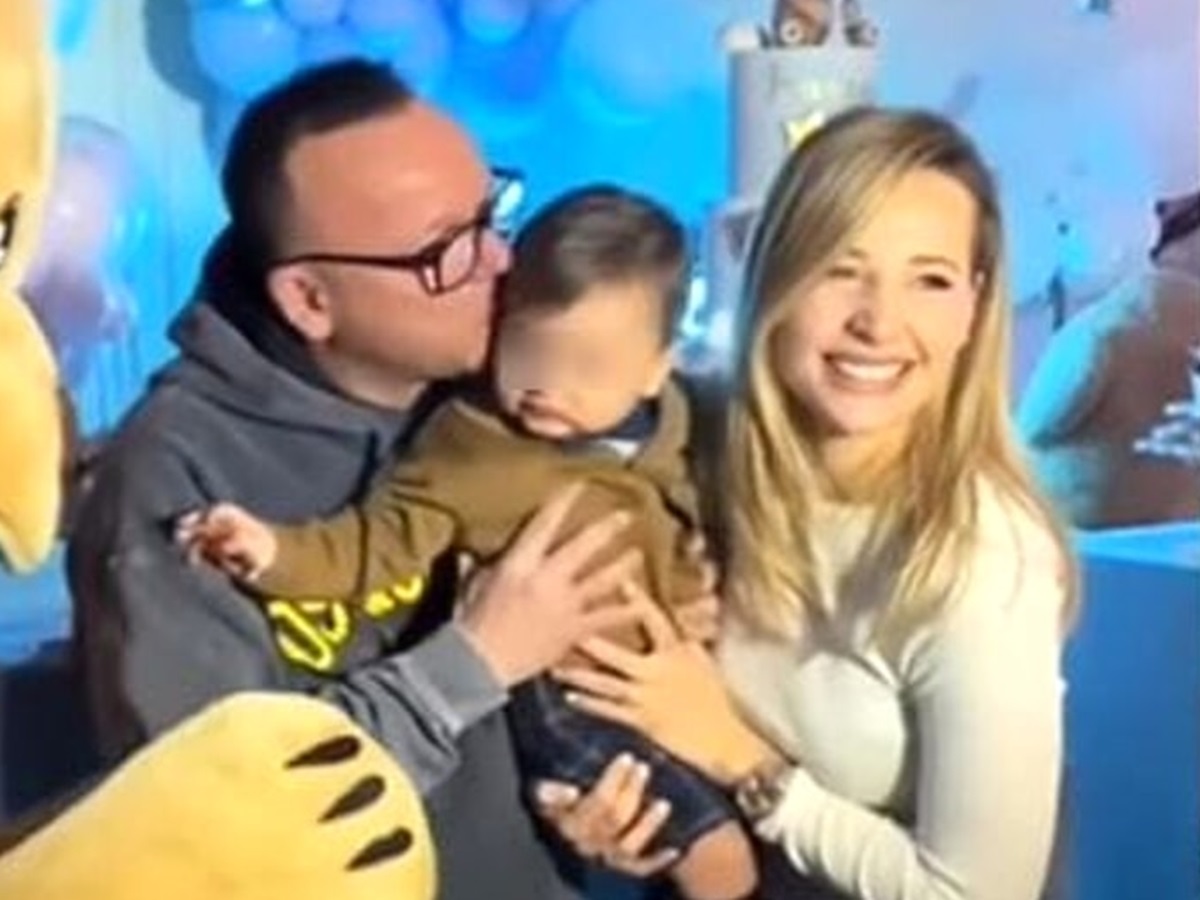 Gigi D'Alessio compie 57 anni dedica denise