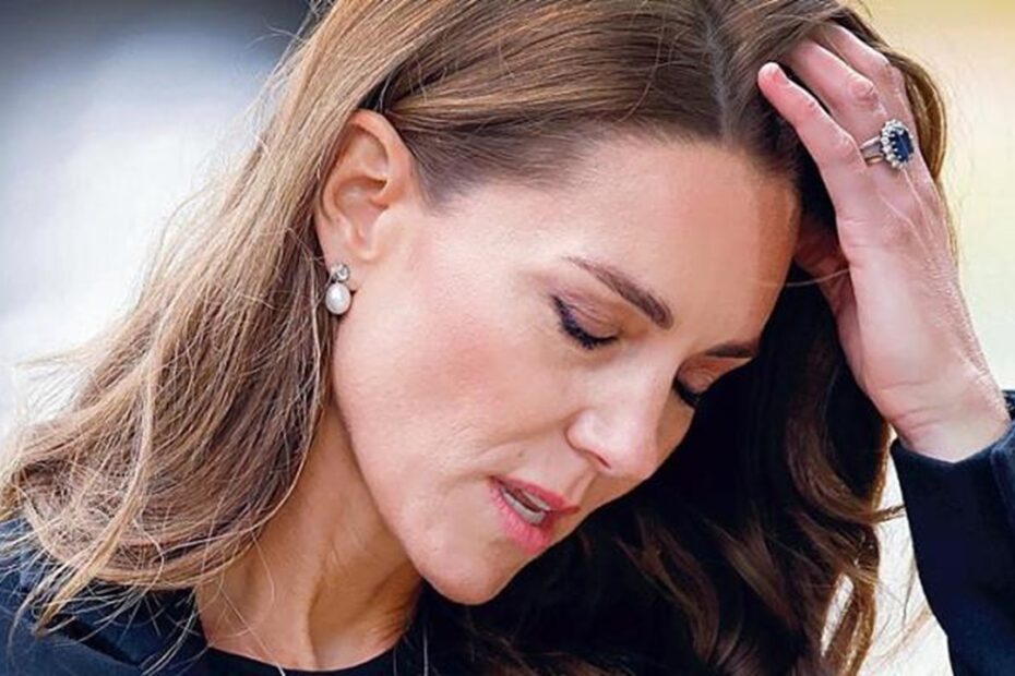 kate middleton salute