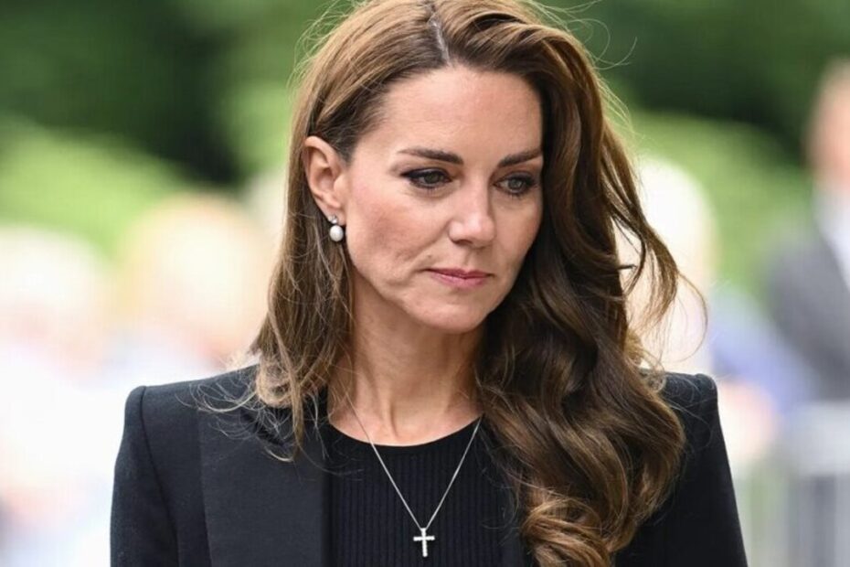 Kate Middleton Salute