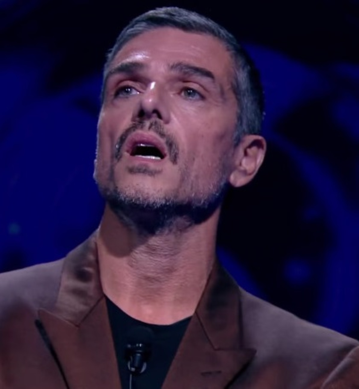 grande fratello chi abbandona casa
