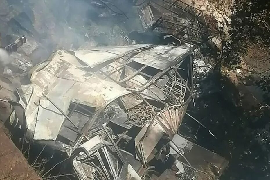 Bus di pellegrini precipita in un dirupo in Sudafrica: 45 morti, salva bimba di 8 anni