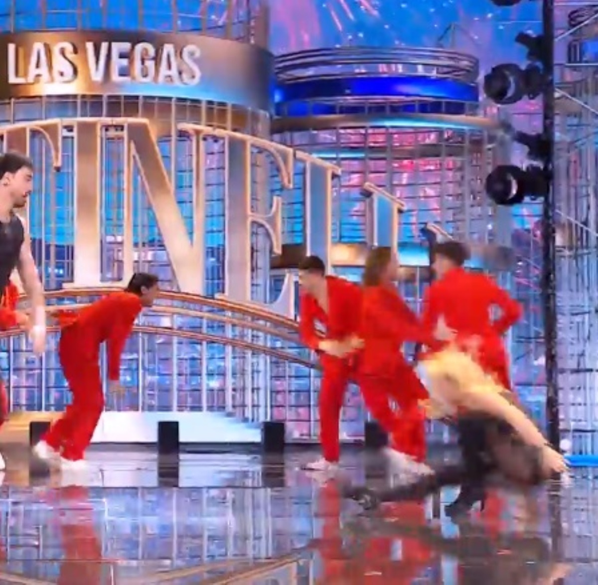 amici 23 anna pettinelli cade ballo