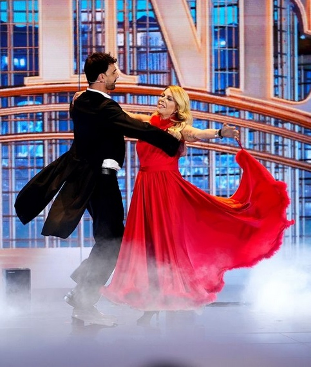 amici 23 anna pettinelli cade ballo