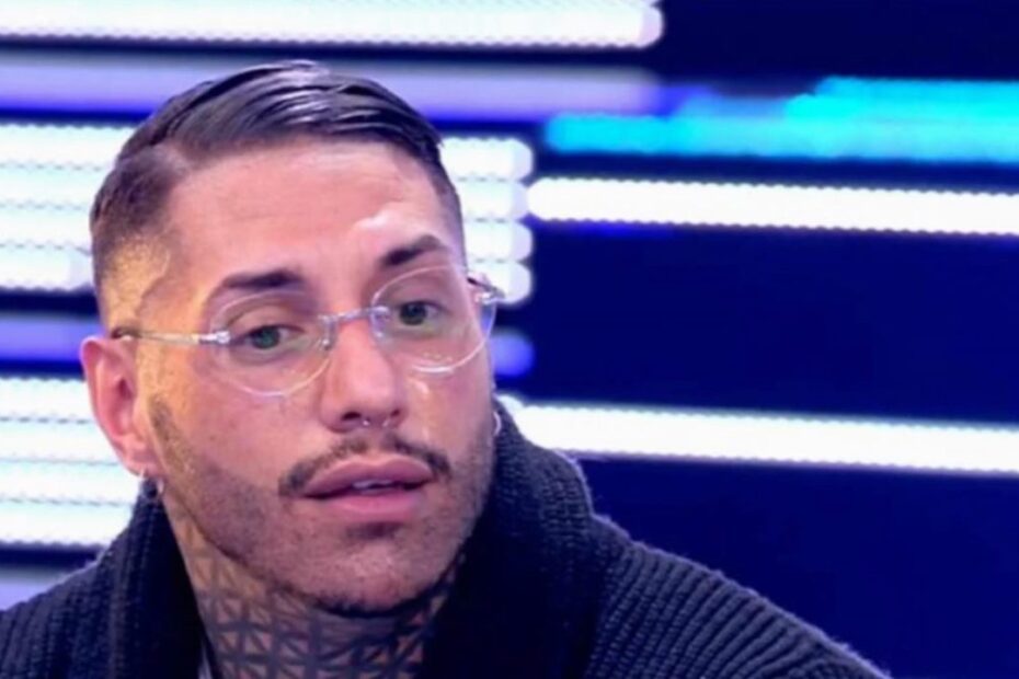 Francesco Chiofalo, intervento choc: cambia colore degli occhi
