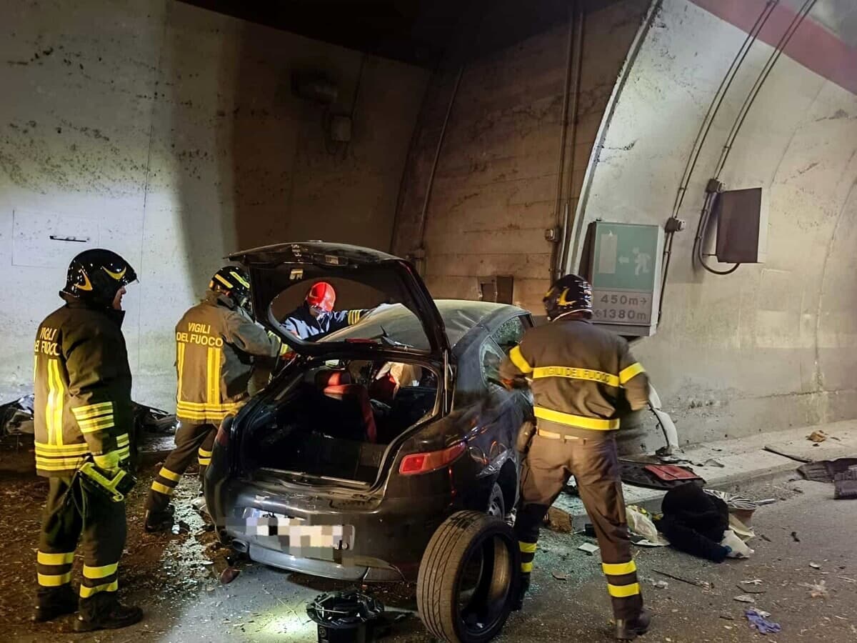 Incidente nella galleria "I Pianacci" della circonvallazione a Montesilvano, 2 morti