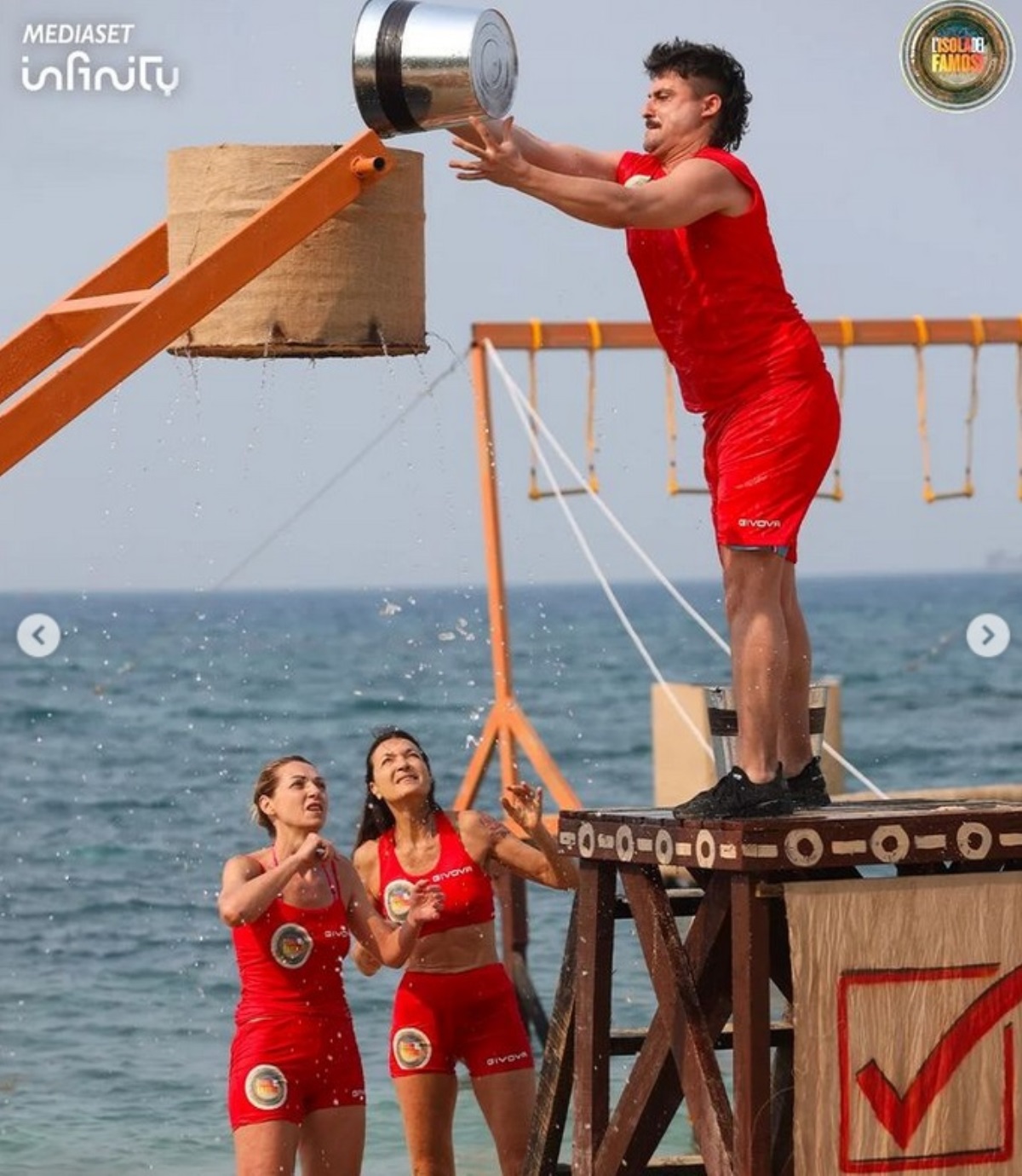 isola famosi guai vladimir luxuria