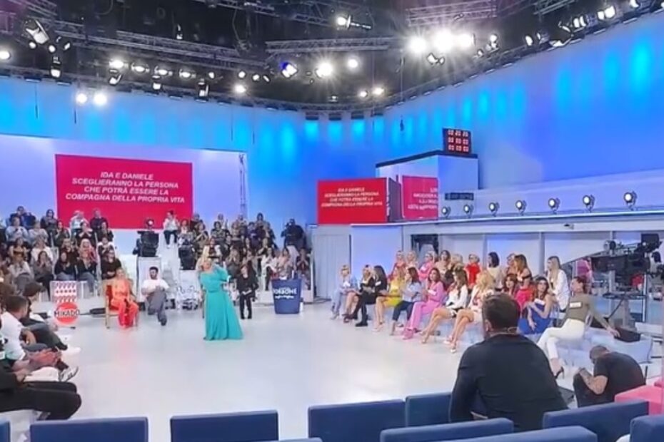 uomini e donne cavaliere lascia studio per lei