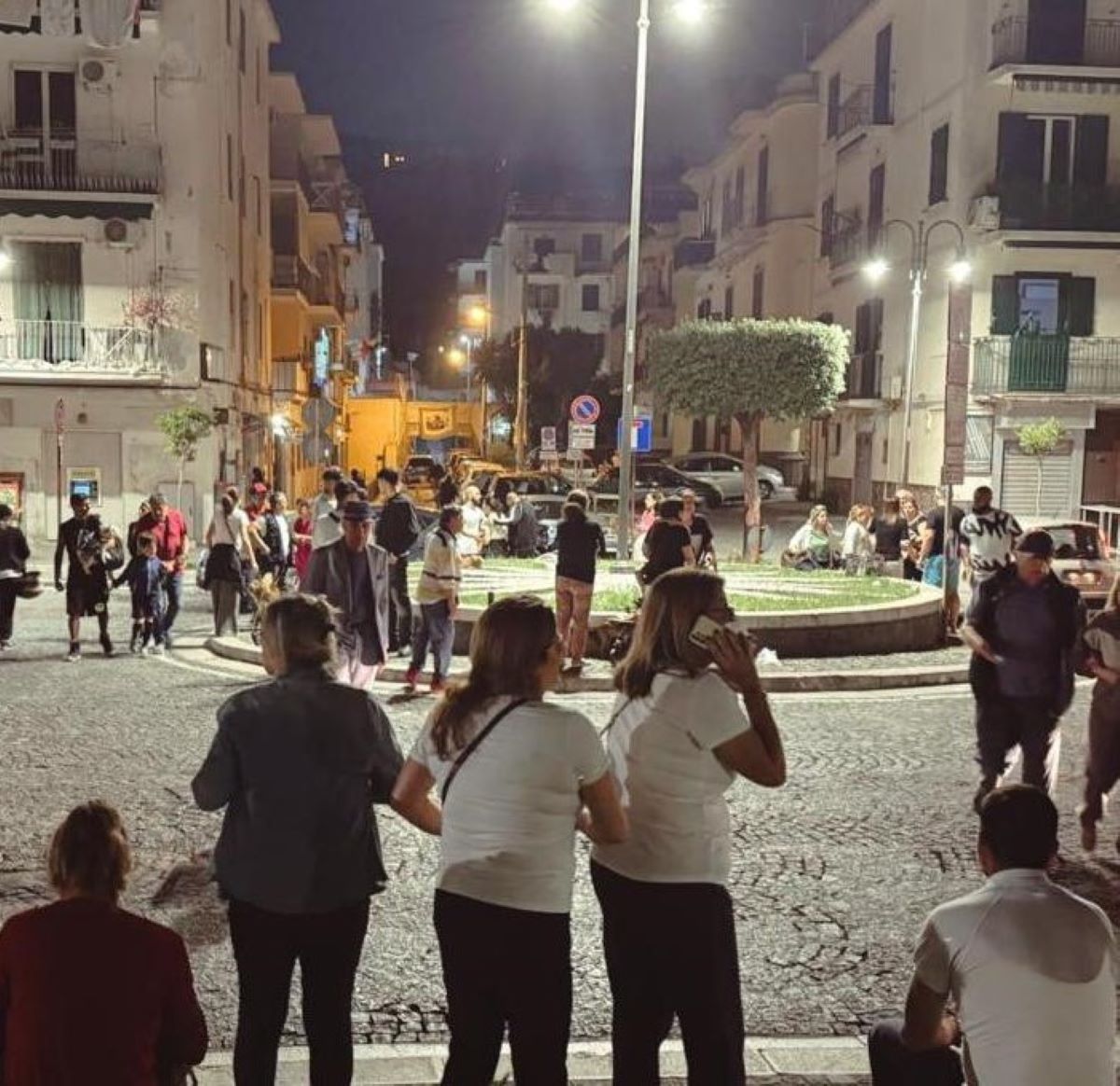Napoli Campi Flegrei Sciame Sismico