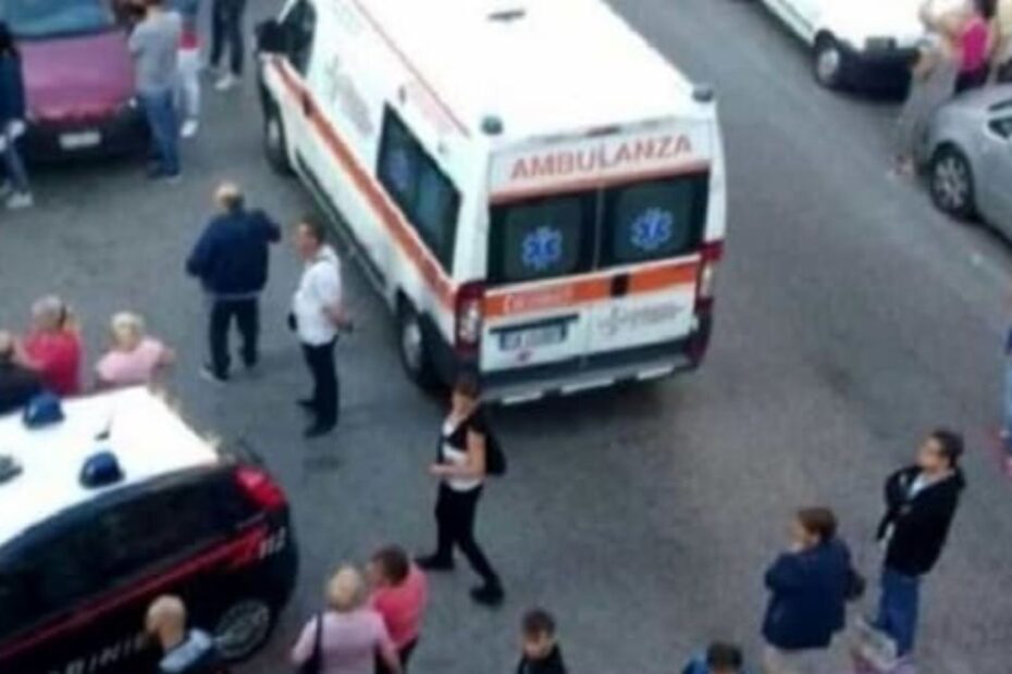 Foggia, 13enne perde il controllo del motorino a sbatte contro un'auto: morto