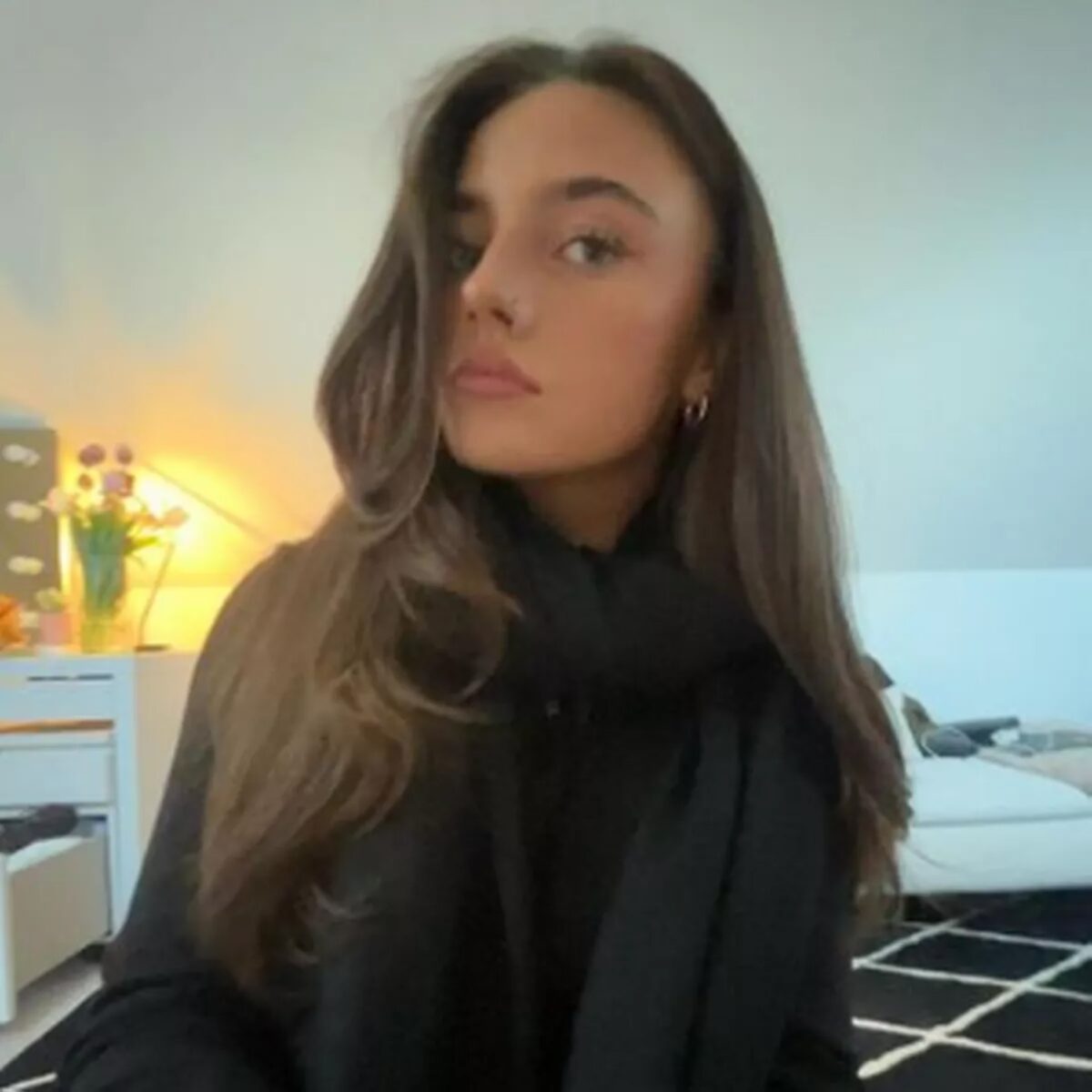 Emma Ramsay cade da un balcone a Ibiza: morta a 19 anni