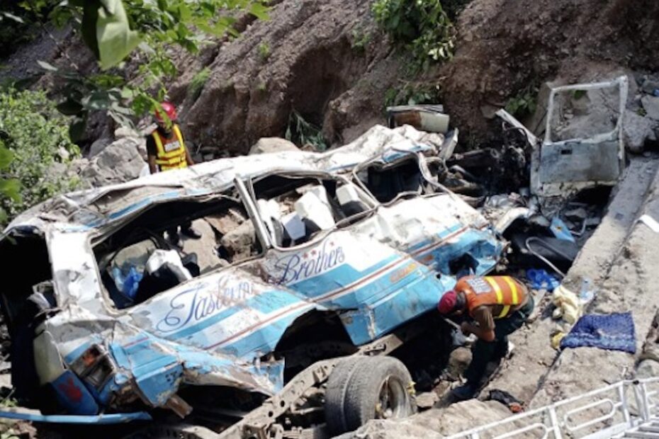 Pakistan, due incidenti: morte 36 persone