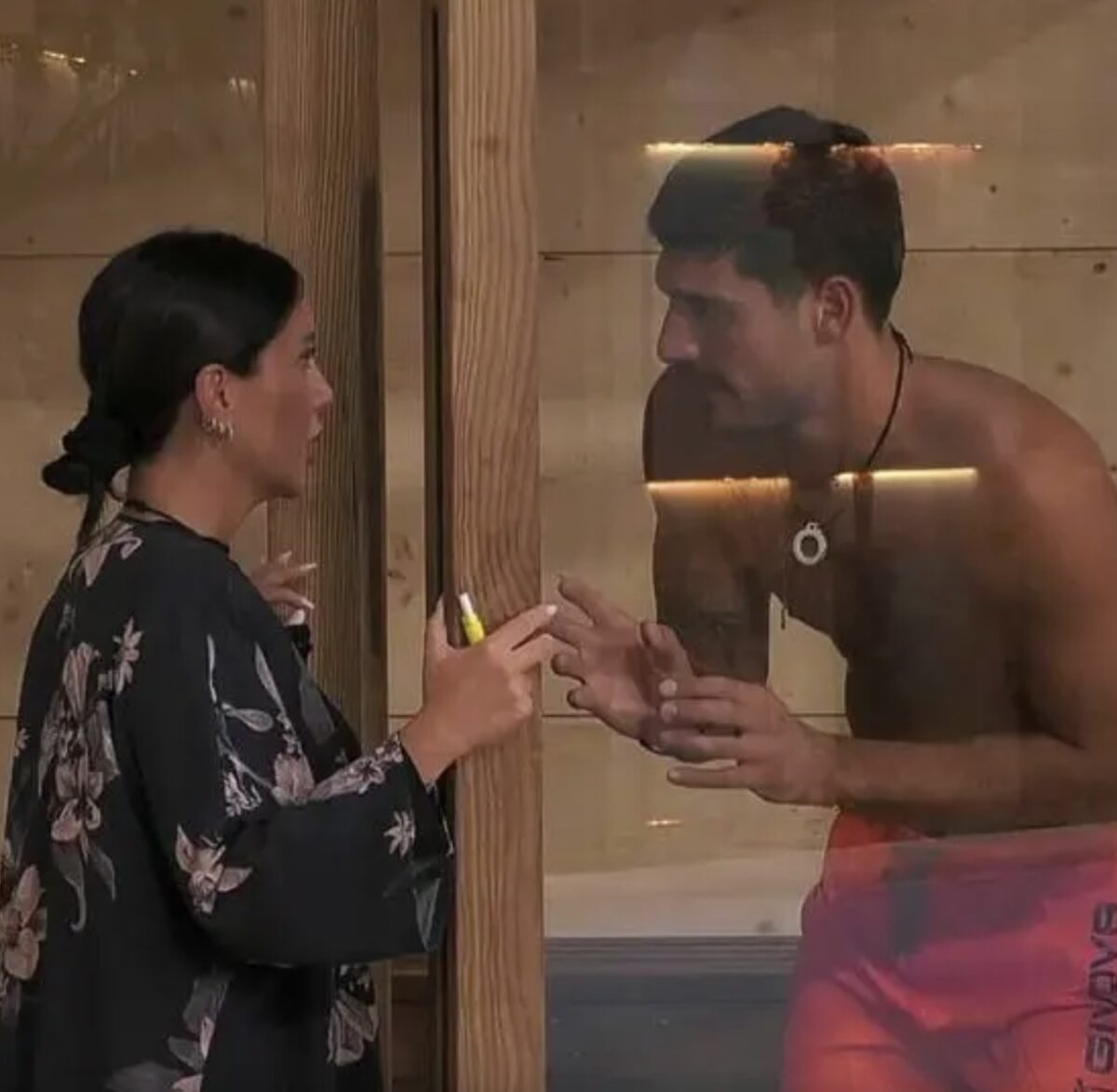 “Questo se le tro… tutte”. Grande Fratello, la bomba di Jessica sul concorrente: il pubblico è d’accordo. Cosa ha scoperto (VIDEO)