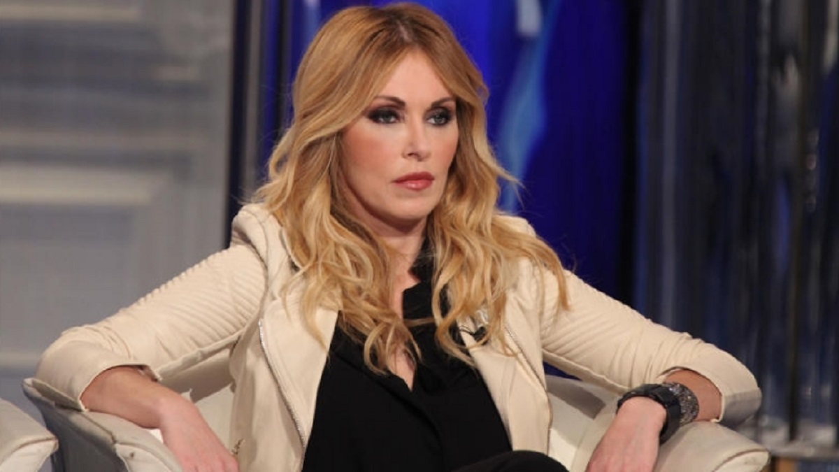 un programma tutto per lei colpo di scena in tv roberta bruzzone conduttrice alla rai da Caffeinamagazine.it un programma tutto per lei colpo di scena in tv roberta bruzzone conduttrice alla rai