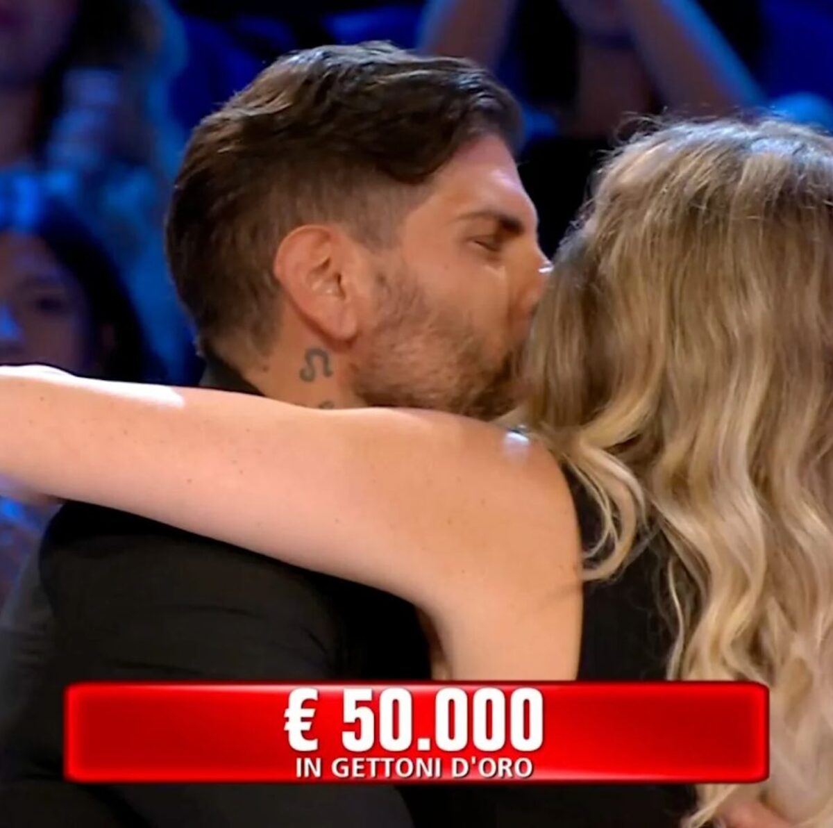 “Sei un tirchio”. Affari Tuoi, caos in studio tra Simona e il Dottore