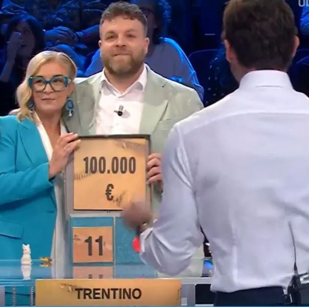 “Mia sorella è morta”. Affari Tuoi, anche Stefano in lacrime