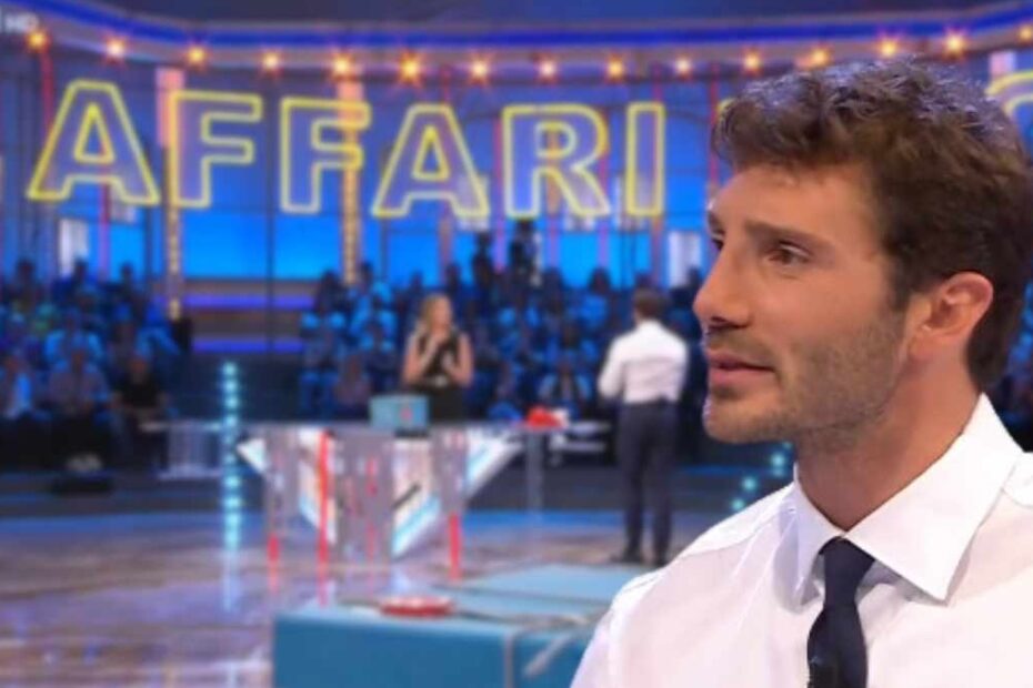 “Devi crepare”. Affari Tuoi, Stefano De Martino contro Lupo