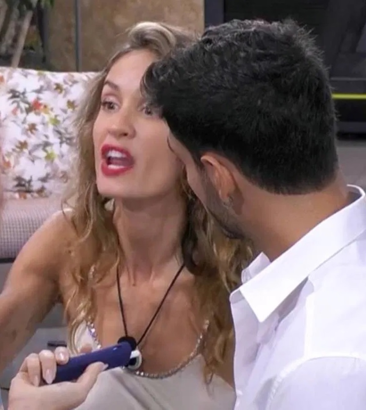gf concorrenti lavano piatti vasca