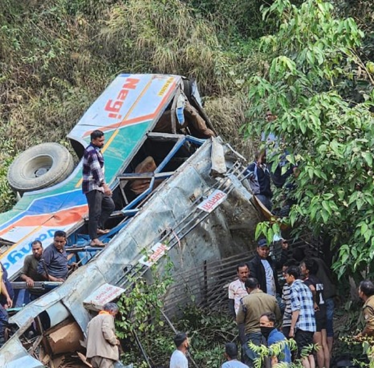 india autobus precipita burrone 36 morti 