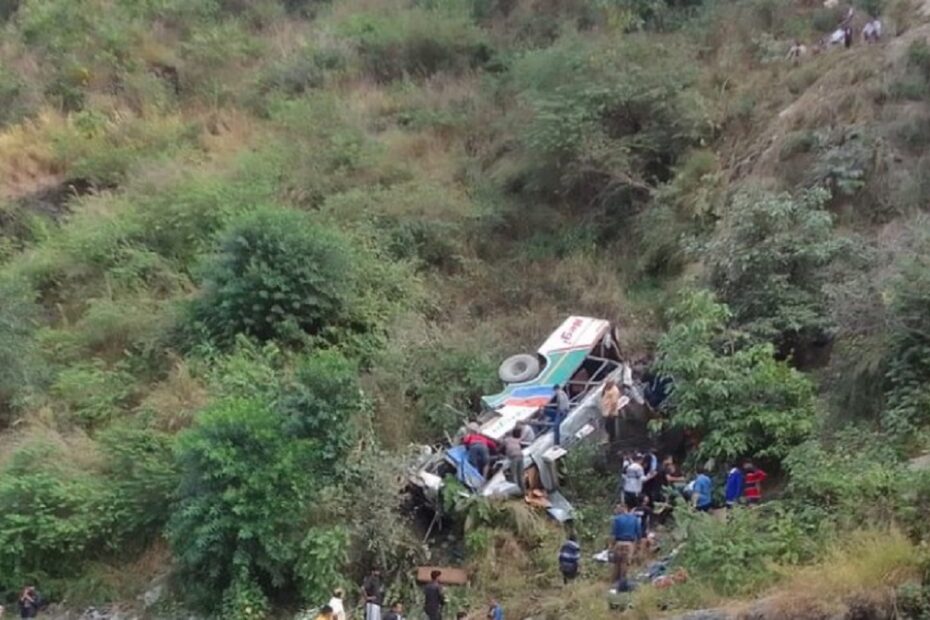 india autobus precipita burrone 36 morti
