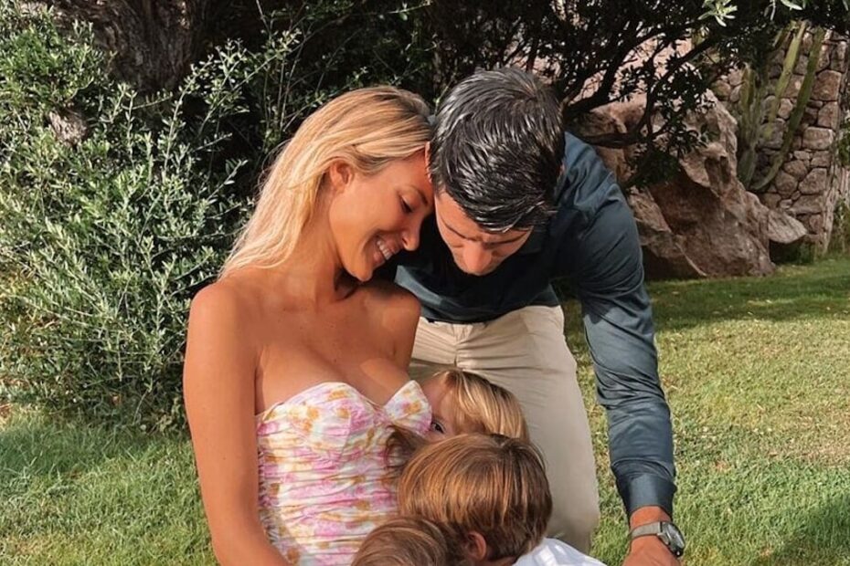 Alvaro Morata e Alice Campello a pranzo a Milano con i figli