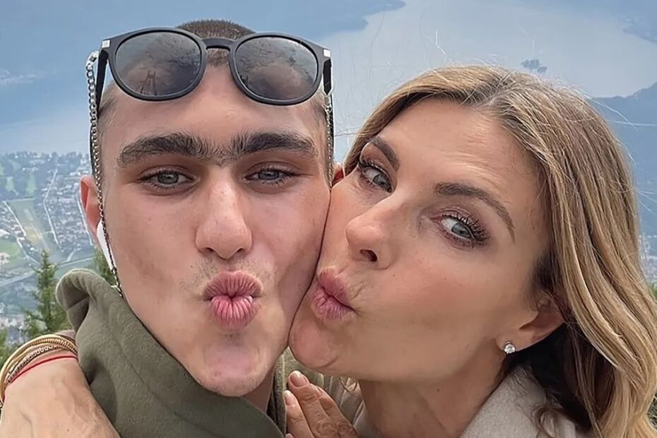 Martina colombari brava madre