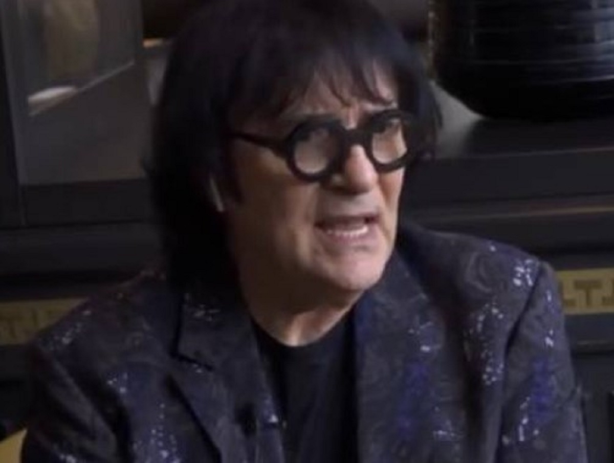Renato Zero ricorda un fan morto durante il concerto