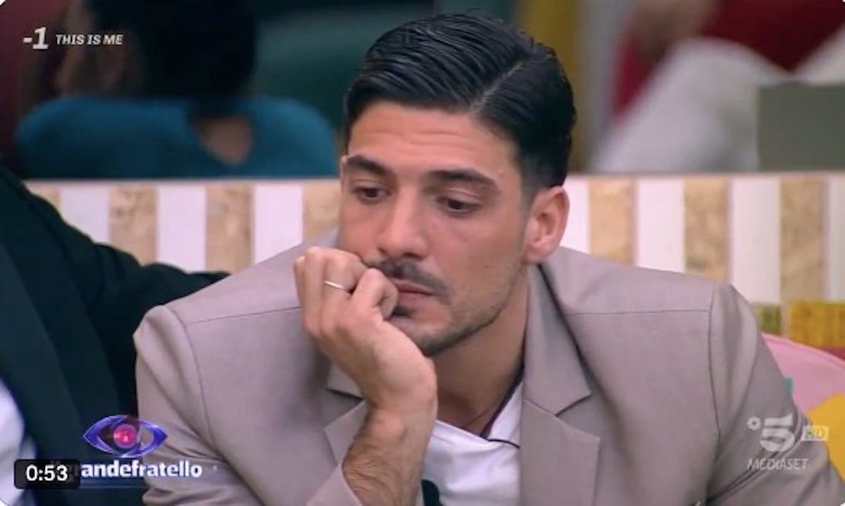 Grande Fratello, Alfonso Signorini dice a Luca Calvani di lasciare la casa, poi la sorpresa