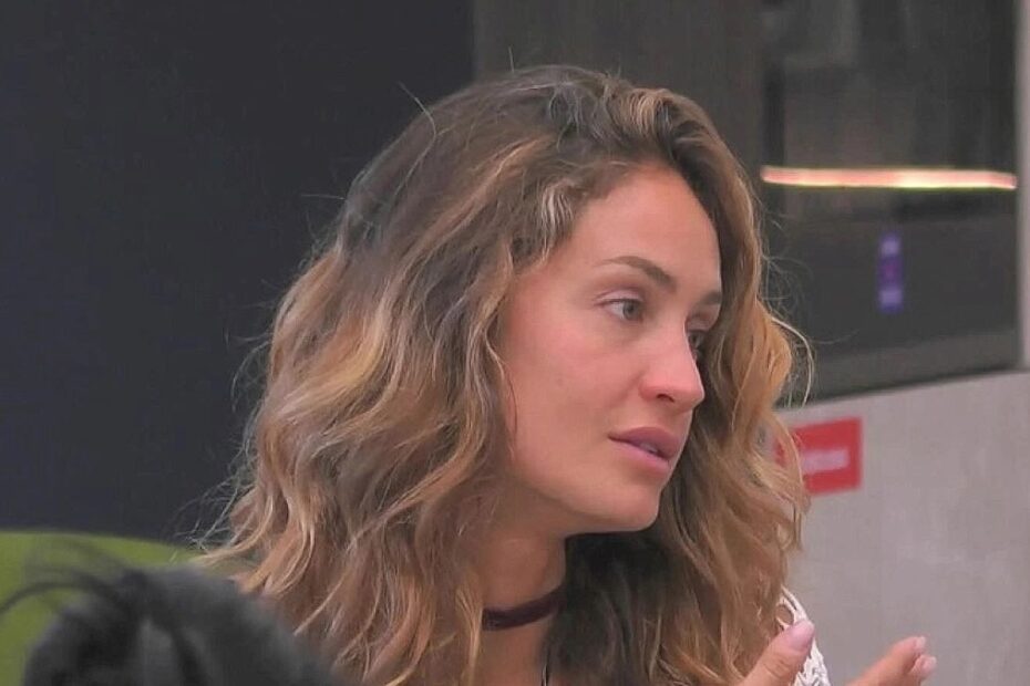 gf helena vittima razzismo pagina social