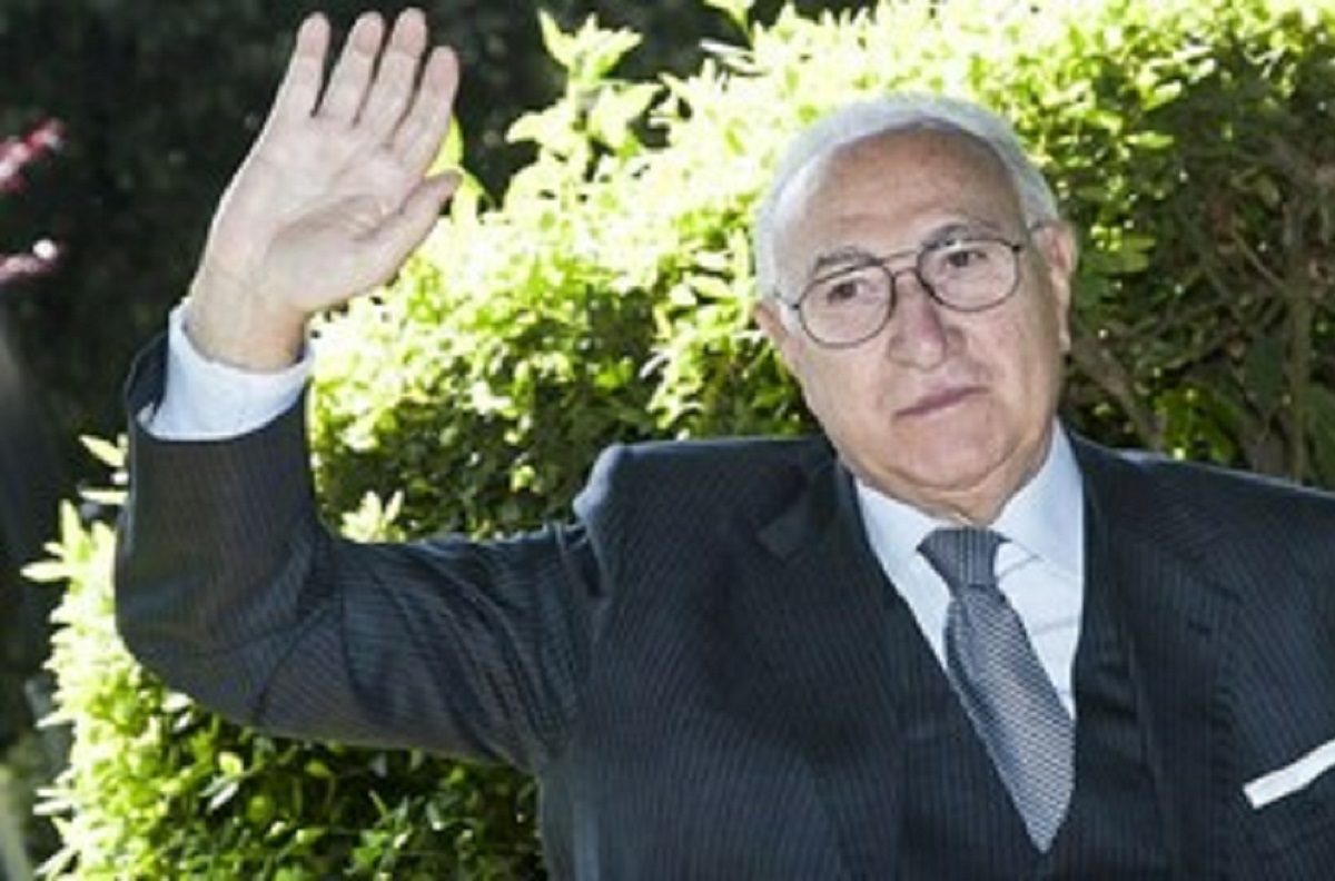 pippo baudo caduto in casa finisce in ospedale