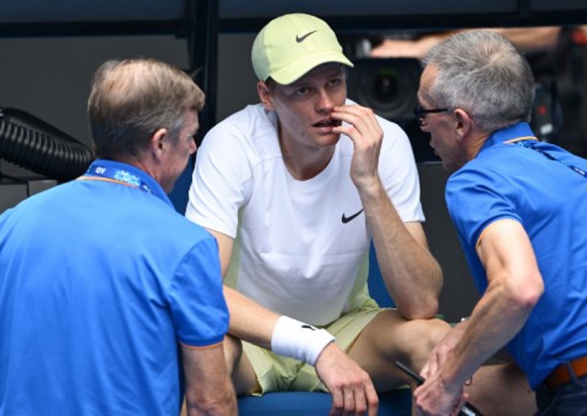 Australian open malore per Jannik Sinner