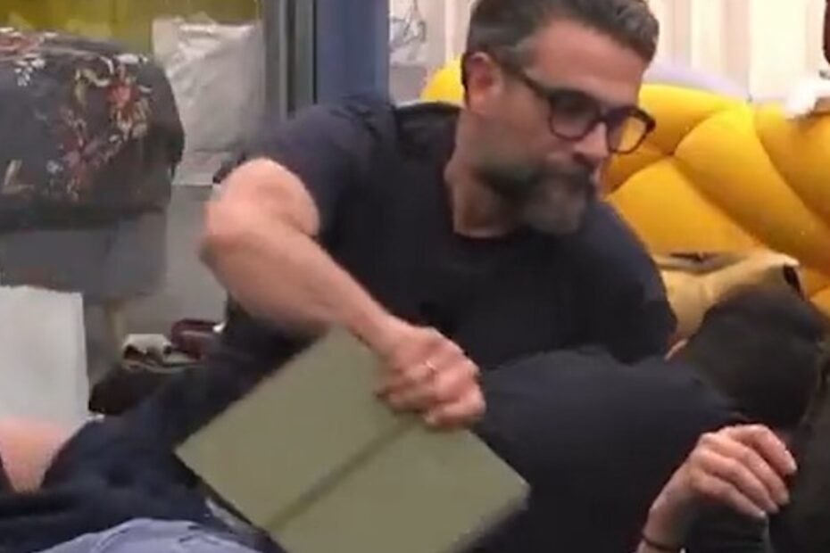 “Scritte su un quaderno”. GF, Luca Calvani viola regolamento
