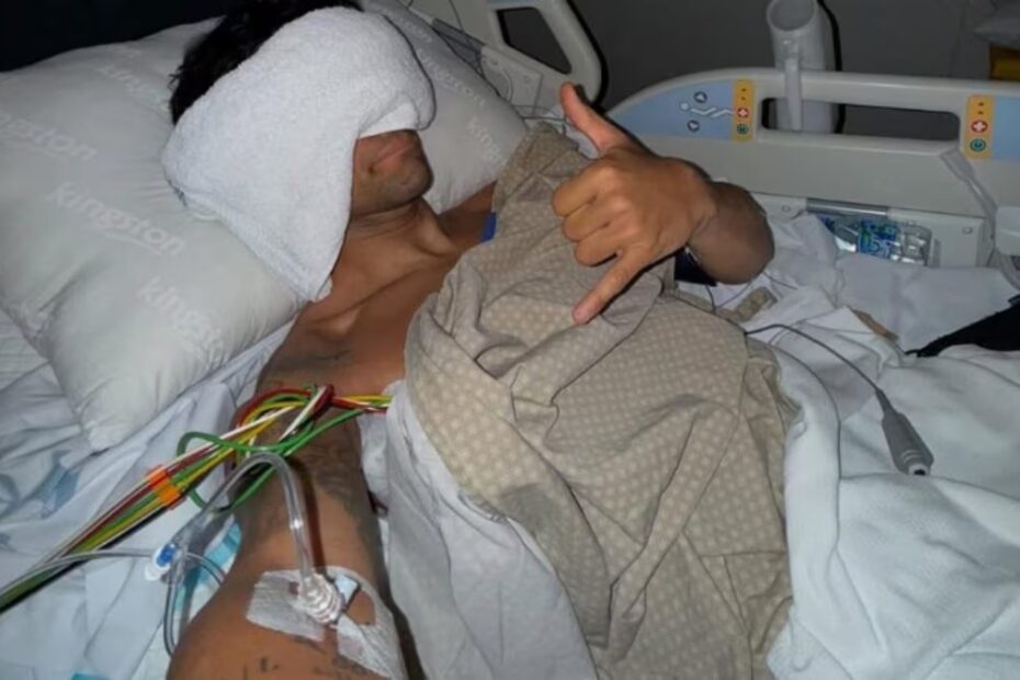 Il pilota dell'Aprilia Jorge Martin pubblica una foto dopo l'incidente in moto