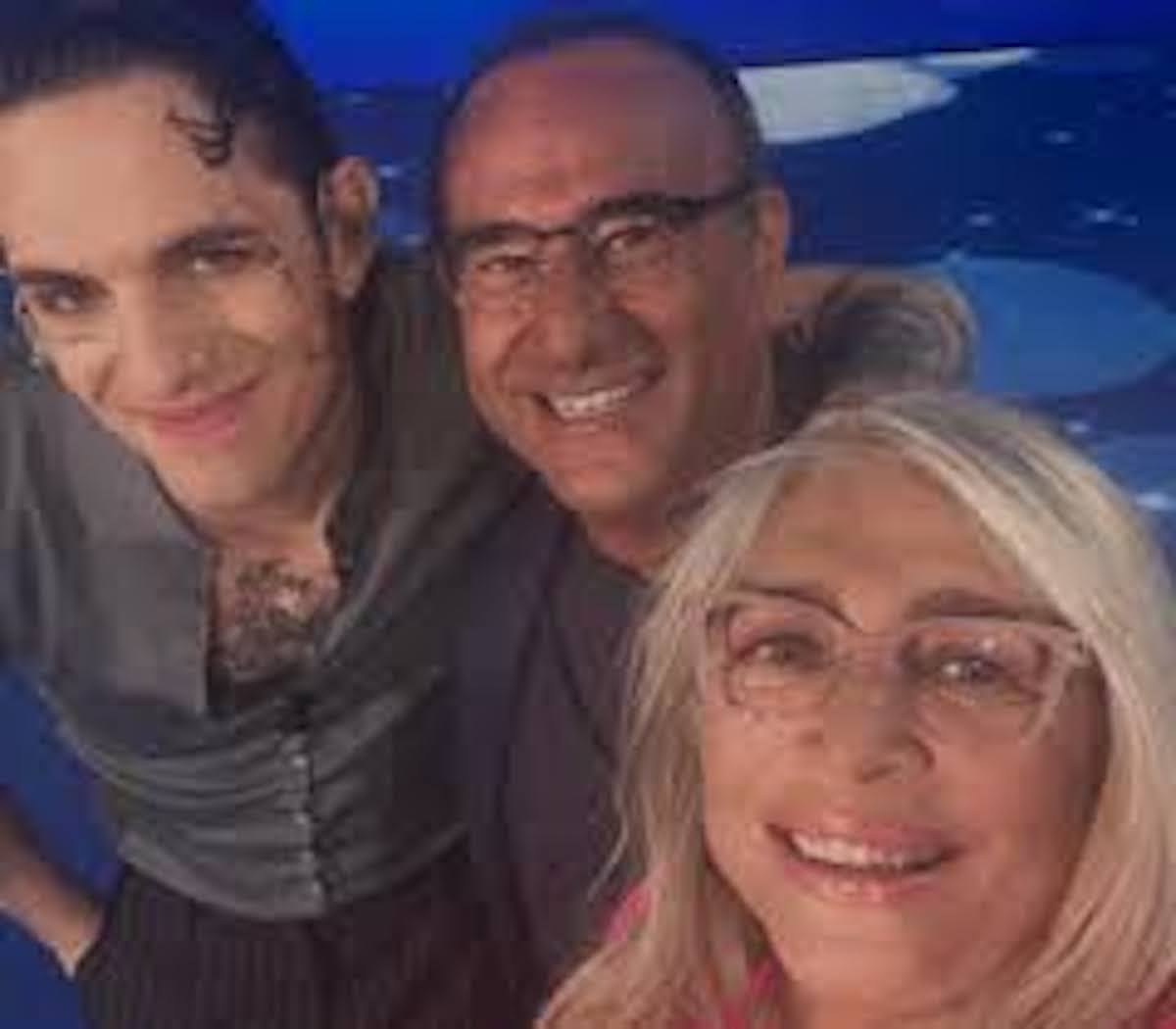 Domenica In, sorpresa di Carlo Conti durante l'esibizione di Achille Lauro