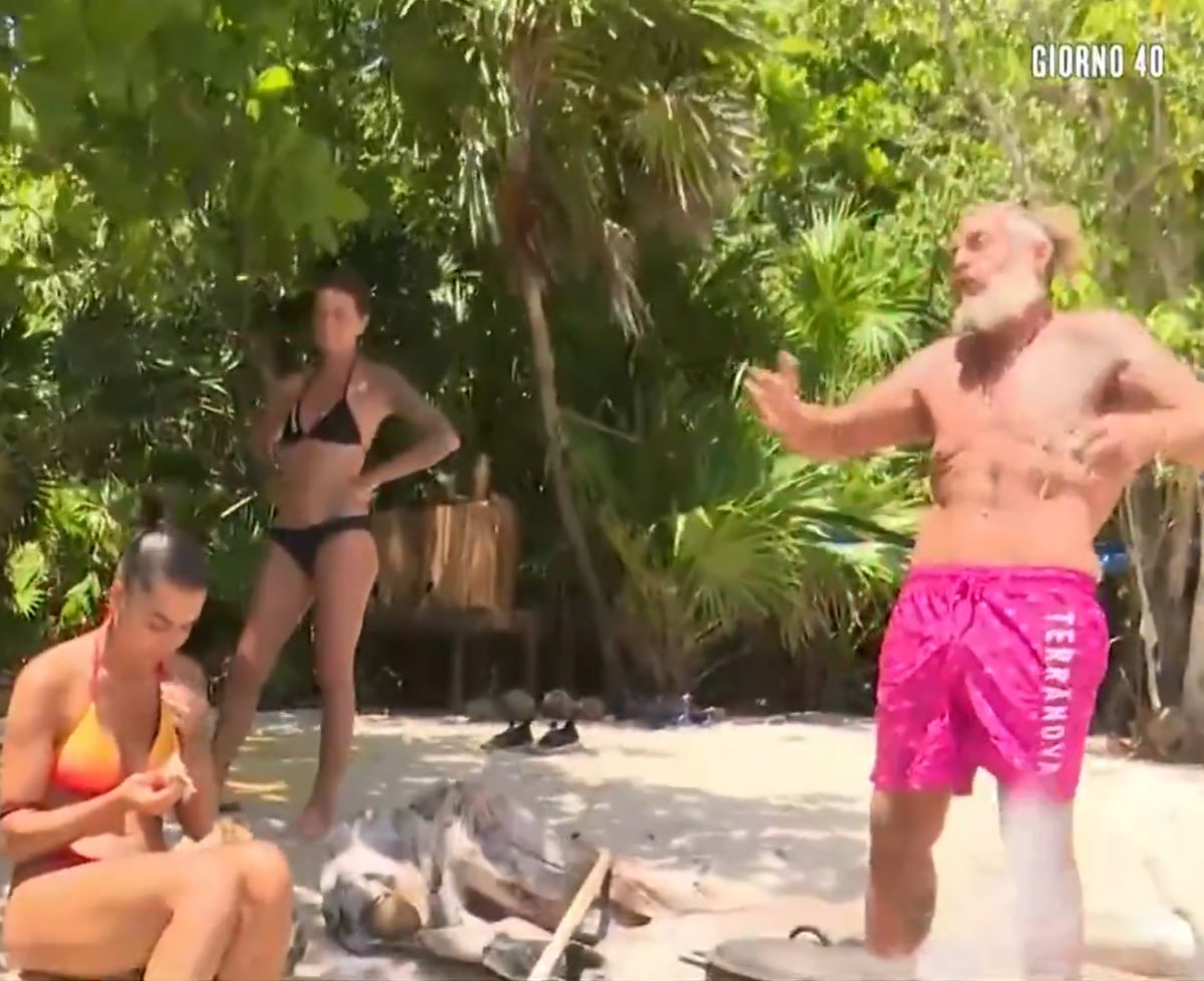 Isola dei Famosi Lite Naufraghi