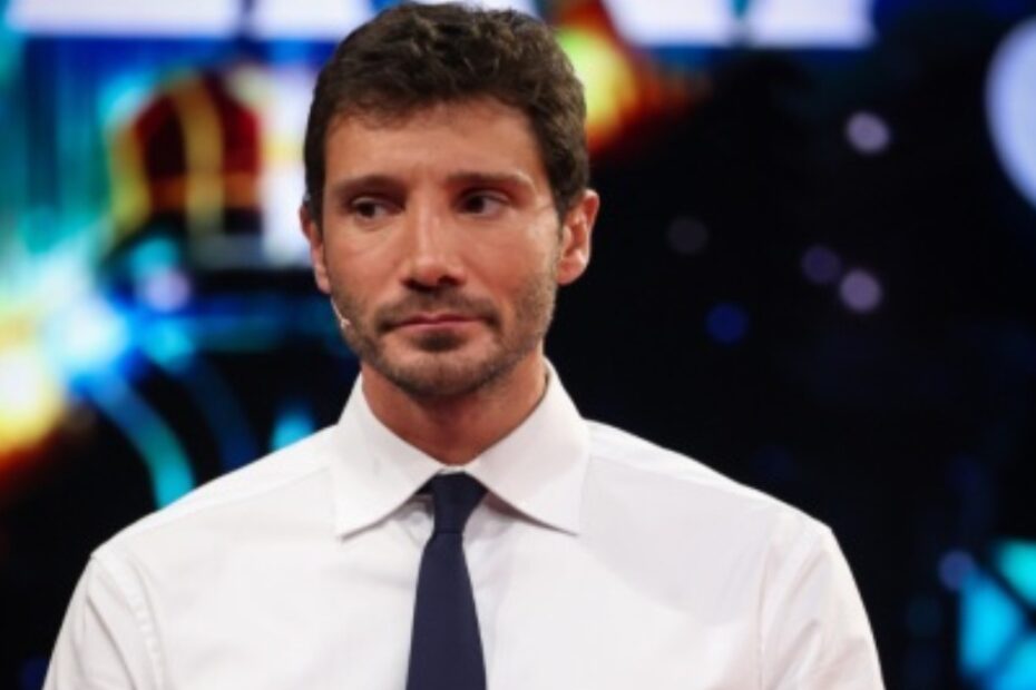 stefano de martino affari tuoi salta puntata